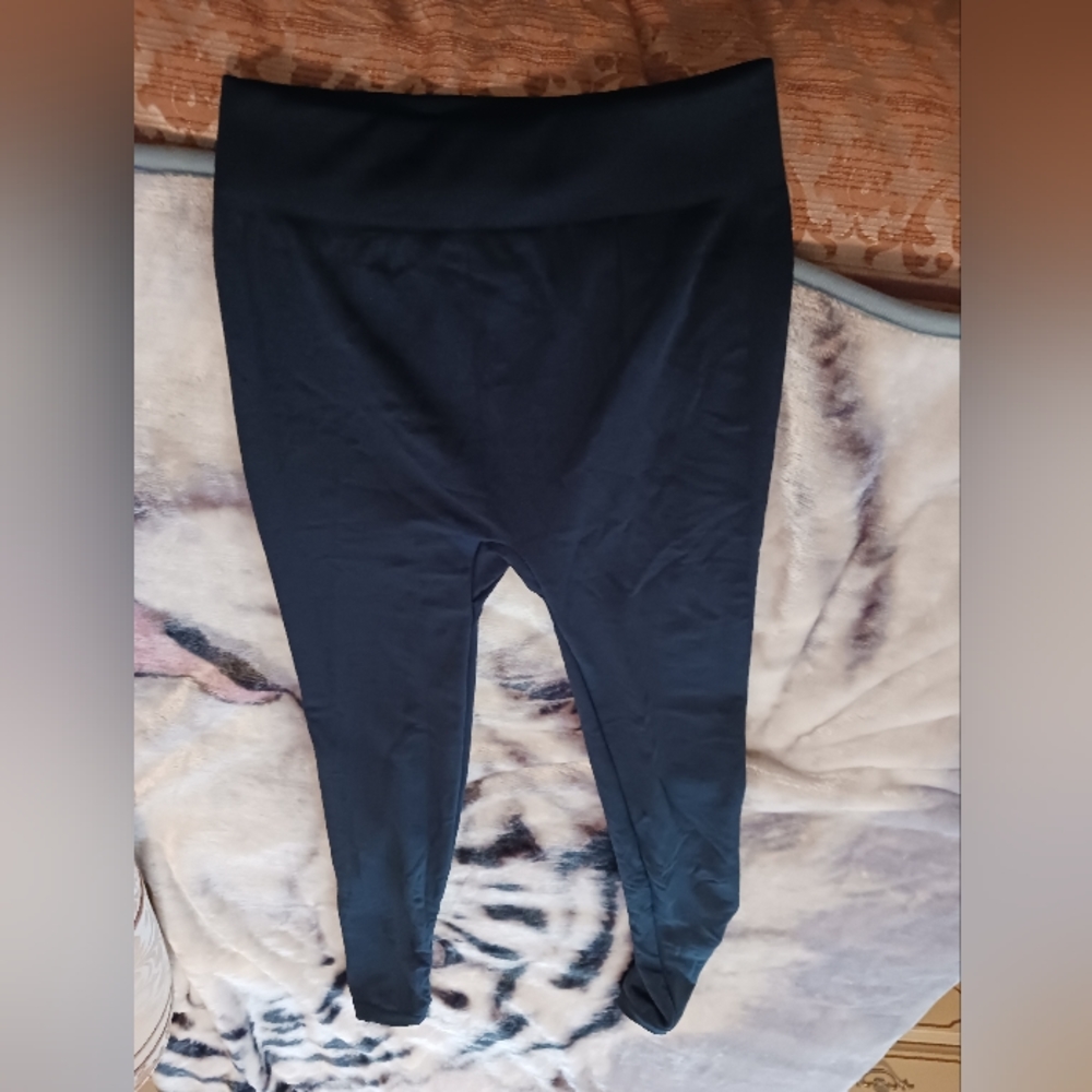 Boutique brand fleece lined leggings. Navy blue. NWOT - Picture 2 of 6